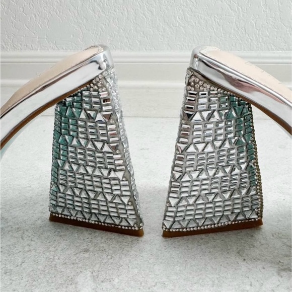 Betsey Johnson Shoes - Picture 2 of 8